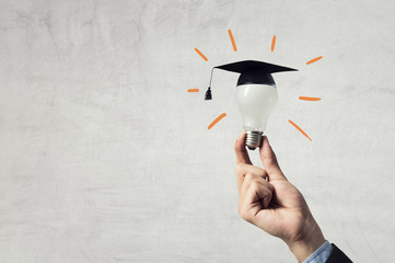 景德镇青花盘子值钱吗