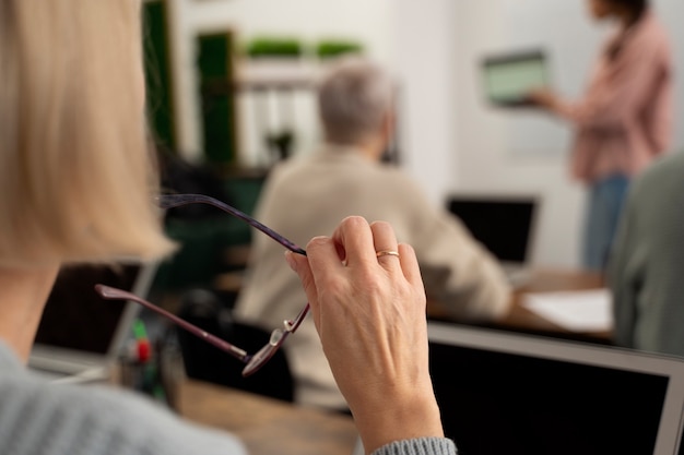 景德镇青花盘子值钱吗